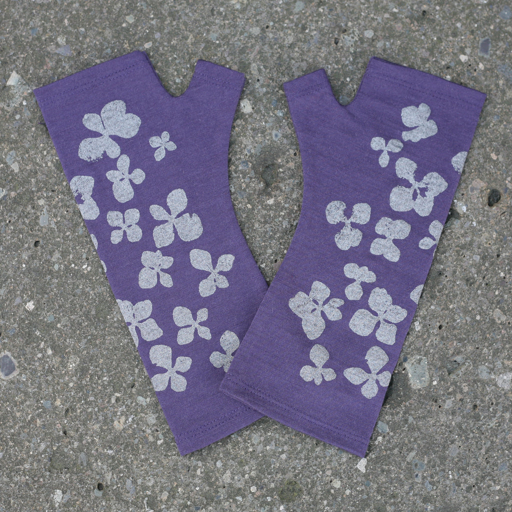 Purple hydrangea print merino fingerless gloves