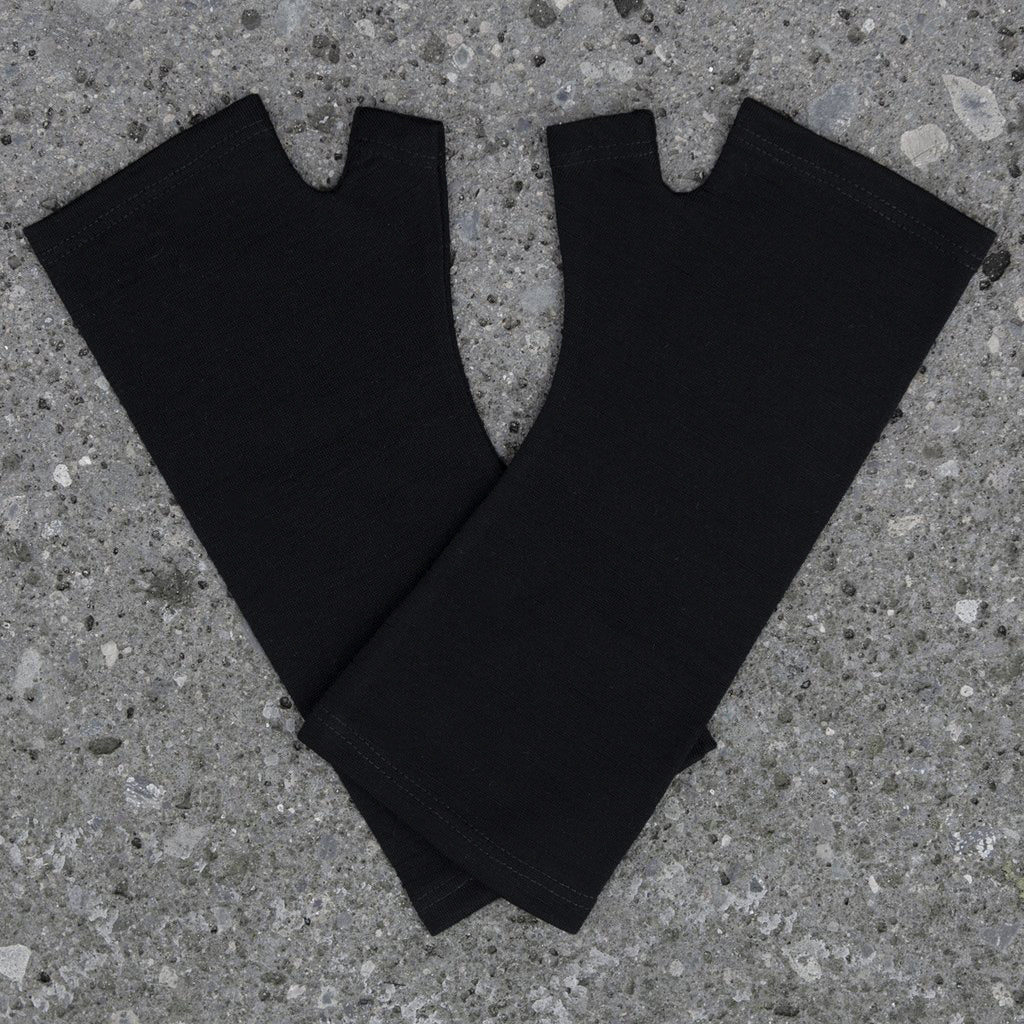 2018 kate watts Black merino fingerless gloves