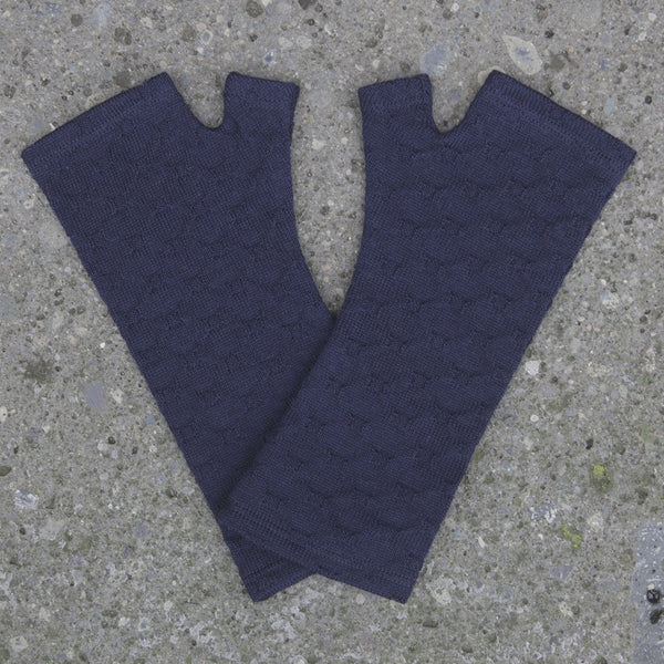 kate watts 2018 Ink textured knit merino fingerless gloves