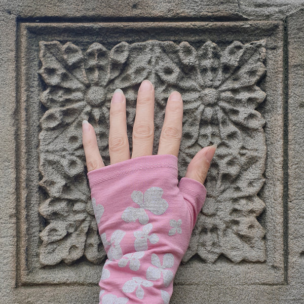 Pale pink hydrangea print merino fingerless gloves