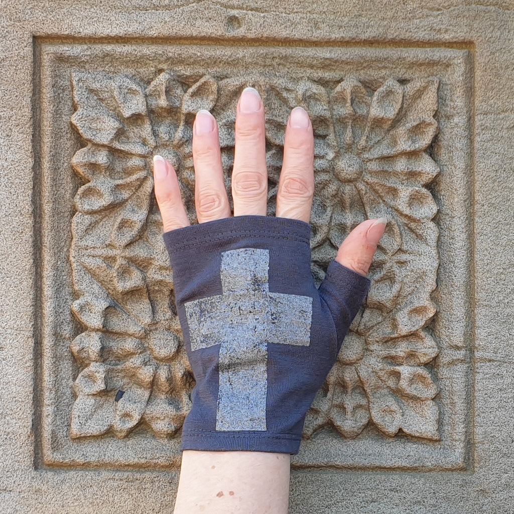Charcoal hobo length cross printed merino fingerless gloves