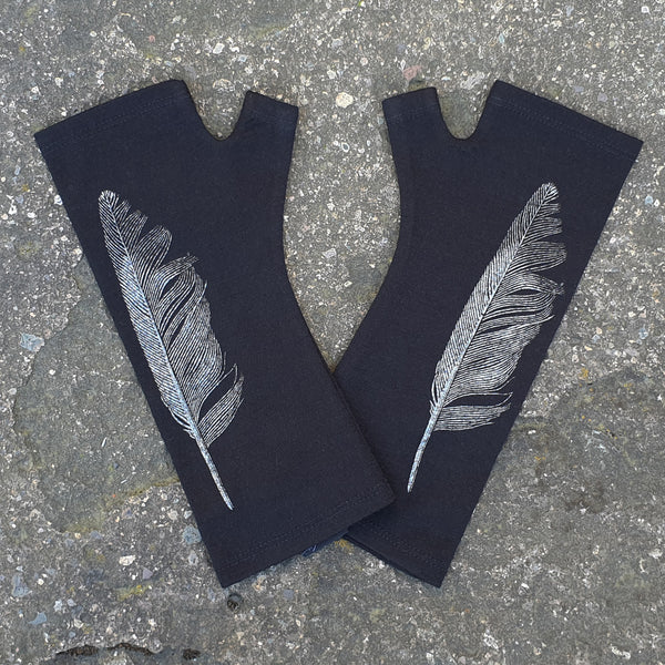 Black feather print merino fingerless gloves