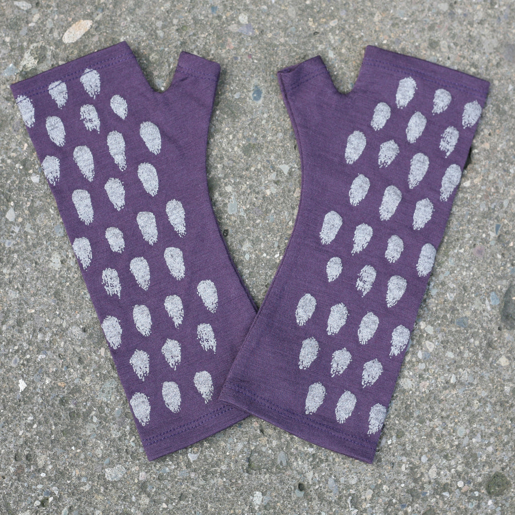 Purple polka dot print merino fingerless gloves