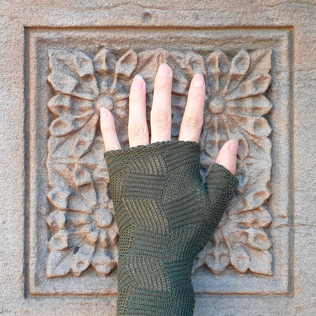 Olive diamonds knit merino fingerless gloves