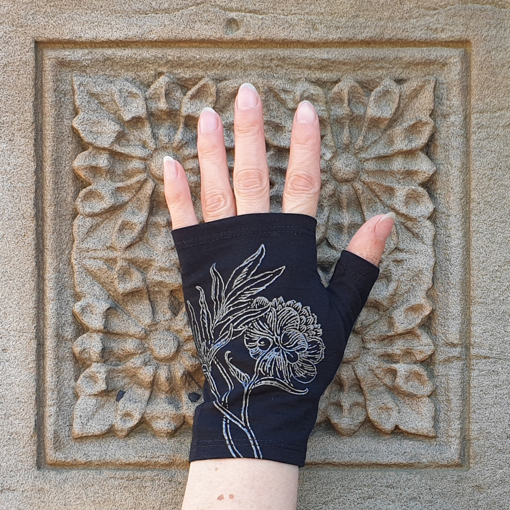 Black hobo length peony print merino fingerless gloves