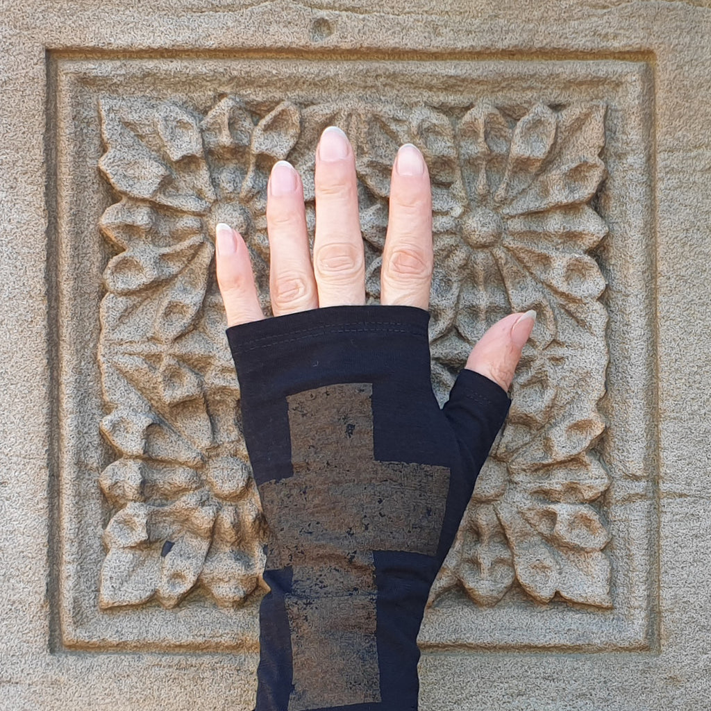 Black cross bronze printed merino fingerless gloves